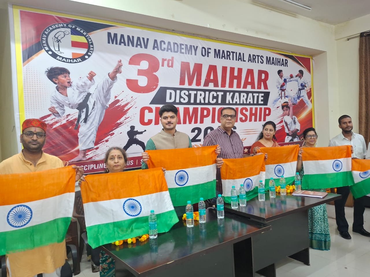 मैहर में ‘हर घर तिरंगा’ अभियान का शुभारंभ, छात्र-छात्राओं ने लिया तिरंगा फहराने का संकल्प