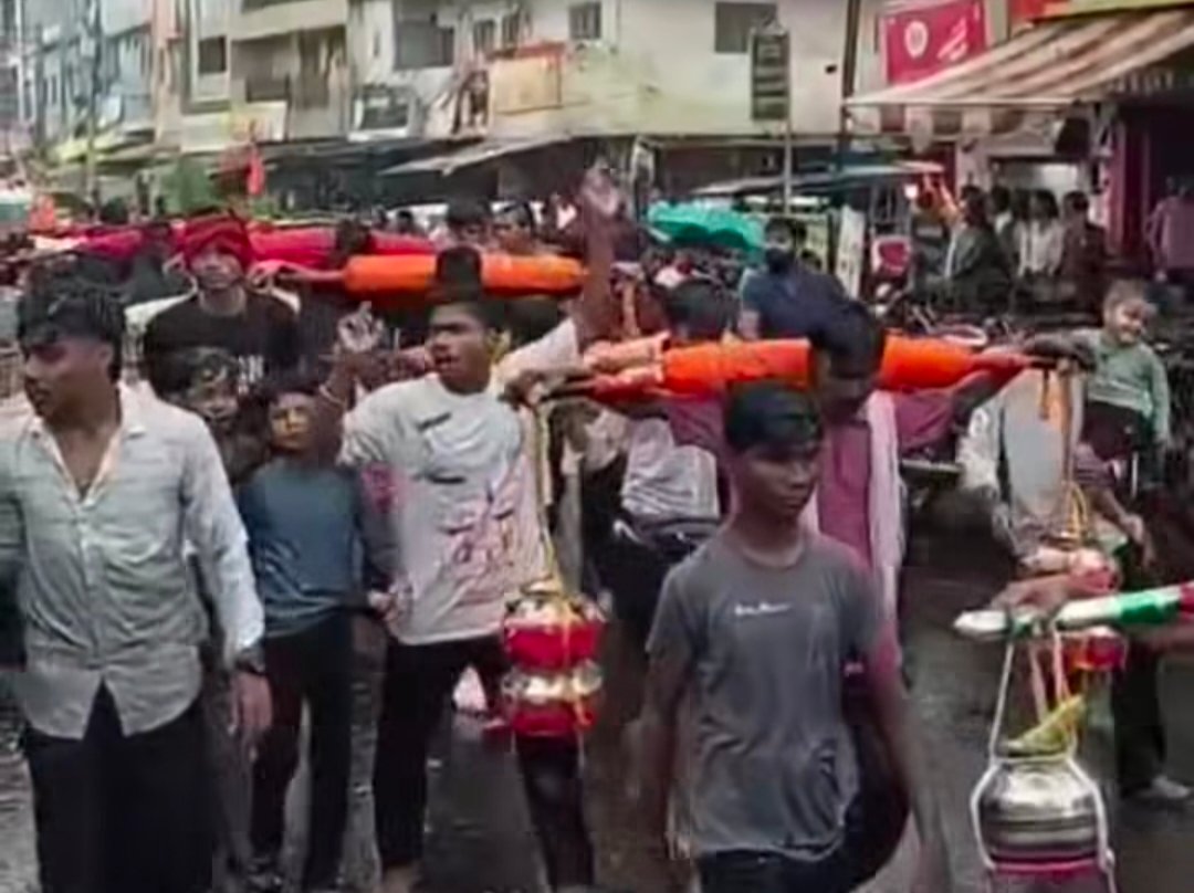 बीना में सावन की भक्ति का उत्साह, मोतीचूर नदी घाट से निकली वीर हनुमान कांवड़ यात्रा