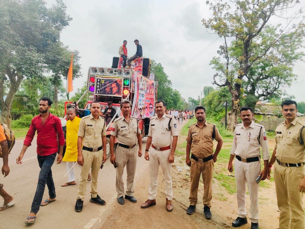 श्रावण मास में श्रद्धालुओं की सुरक्षा के लिए धार्मिक स्थलों और कावड़ मार्गों पर पुलिस तैनात