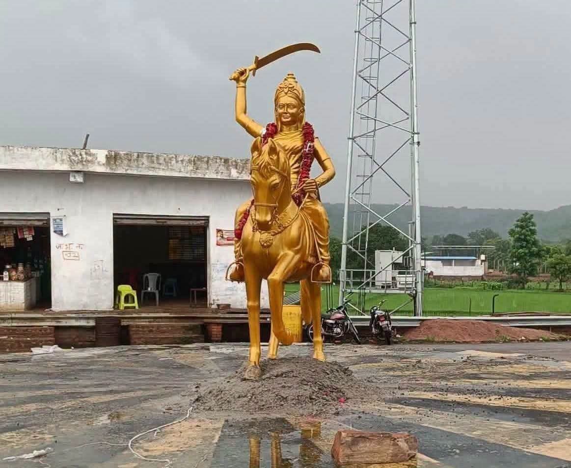 चंदेरी में महारानी अवंतीबाई की प्रतिमा हटाने पर लोधी समाज में आक्रोश, पुनर्स्थापना की मांग