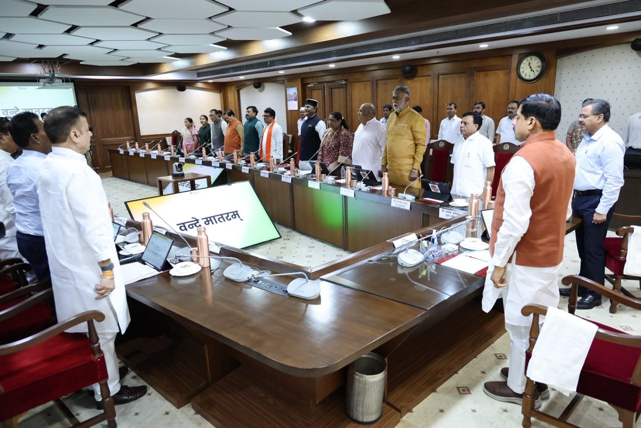 MP कैबिनेट के बड़े फैसले: 27,500 से ज्यादा पुलिस प्रमोशन, भोपाल बनेगा मेट्रोपॉलिटन क्षेत्र