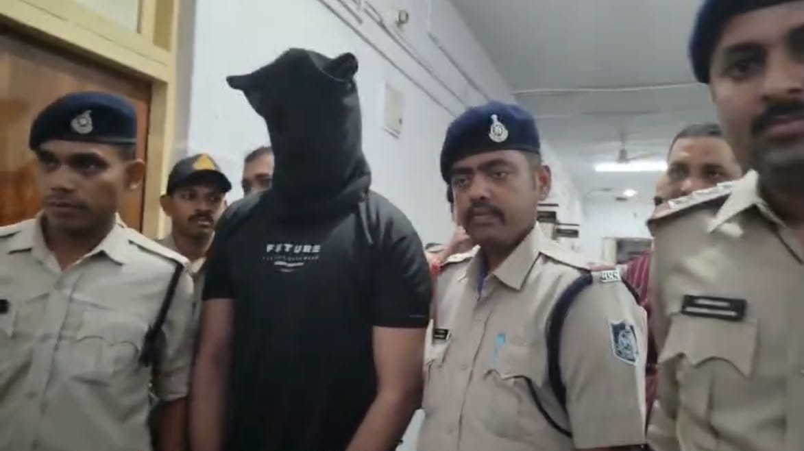 बुरहानपुर में हथियार तस्करी का खुलासा, जंगल से 13 देशी पिस्टल और 45 जिंदा कारतूस जब्त