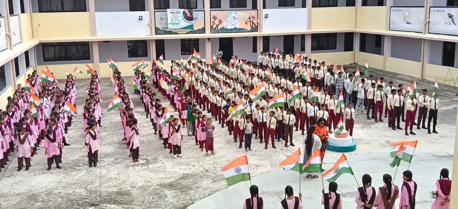 मैहर में हर घर तिरंगा अभियान के तहत जागरूकता कार्यक्रम, 400 से अधिक विद्यार्थियों ने निकाली रैली