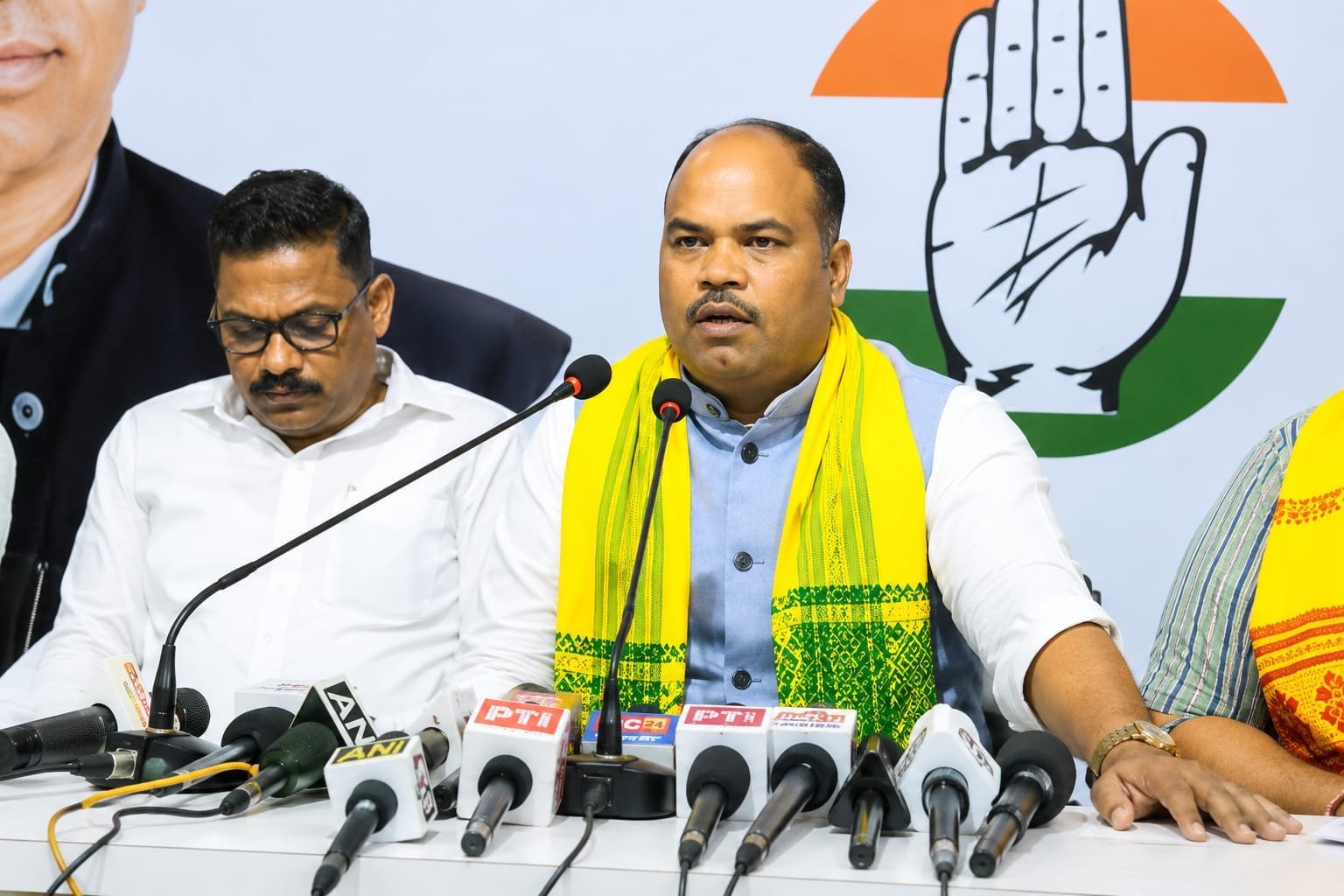 भोपाल: विश्व आदिवासी दिवस पर भाजपा की चुप्पी को लेकर कांग्रेस का हमला