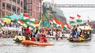 ओंकारेश्वर में 151 नावों के साथ निकली भव्य तिरंगा यात्रा