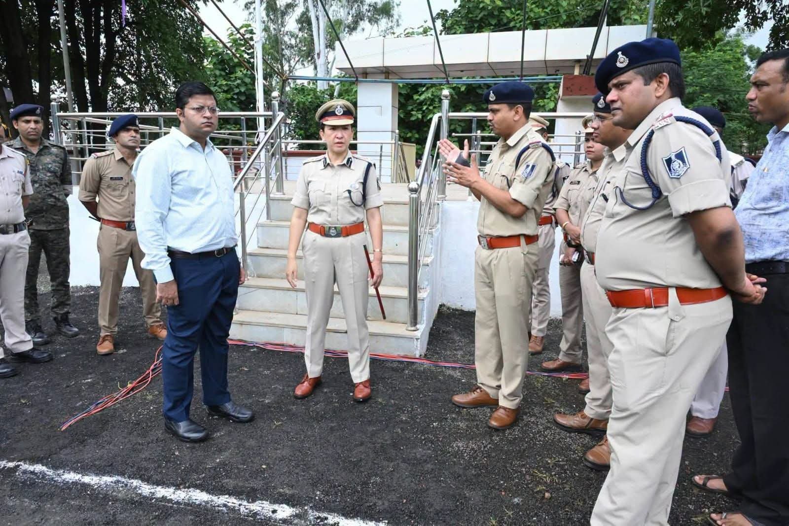शिवपुरी में स्वतंत्रता दिवस की तैयारियां तेज, कलेक्टर एसपी ने किया समारोह स्थल का निरीक्षण