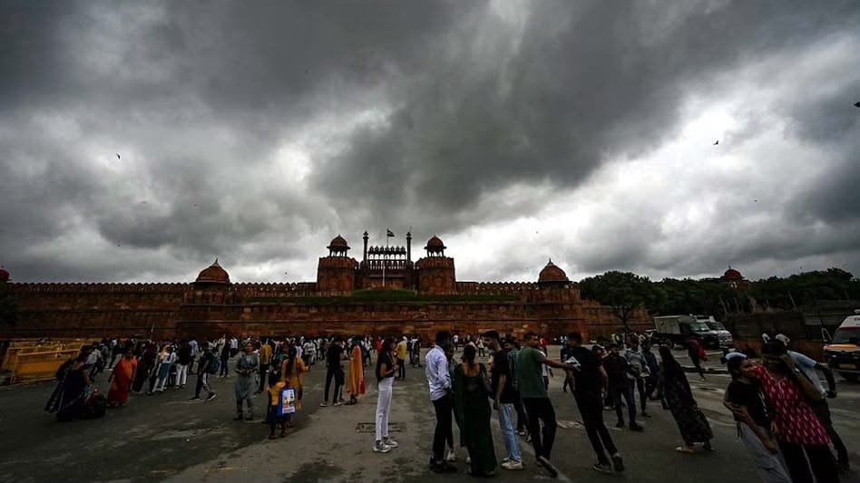 लाल किले पर बारिश का आसार, 15 अगस्त की सुबह 80% तक रेन अलर्ट