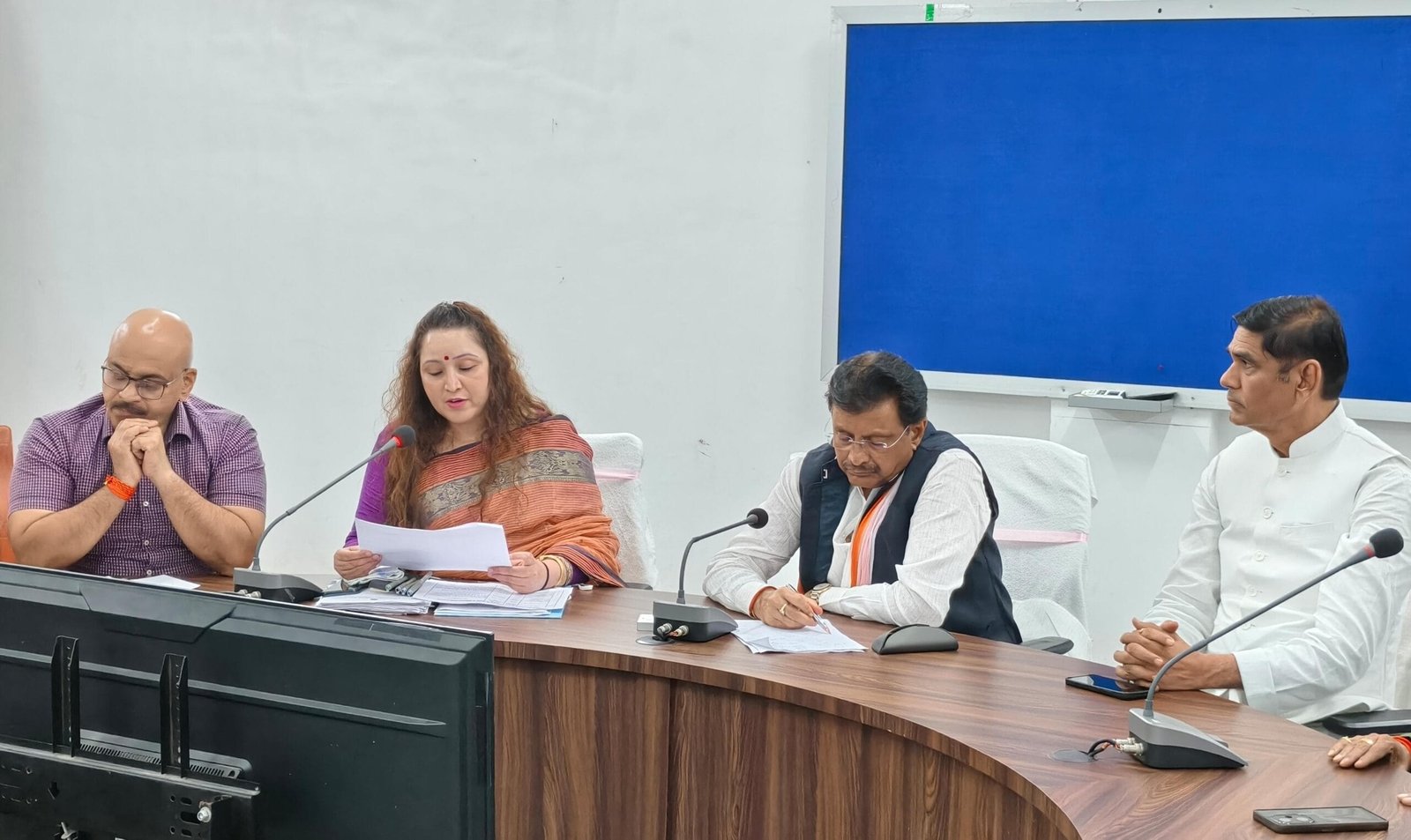 मैहर में 19 अगस्त के लाड़ली बहना कार्यक्रम की तैयारियों की समीक्षा