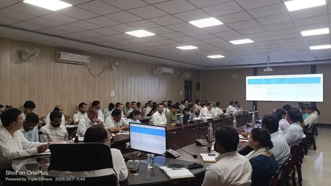 छतरपुर: समय-सीमा में हितग्राहियों को योजनाओं का लाभ दिलाएं; जिपं सीईओ