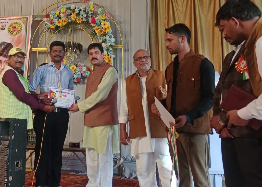 टीकमगढ़ में ओबीसी महासभा का तृतीय जिला स्तरीय सम्मान समारोह संपन्न, प्रतिभाओं और समाजसेवियों का हुआ सम्मान