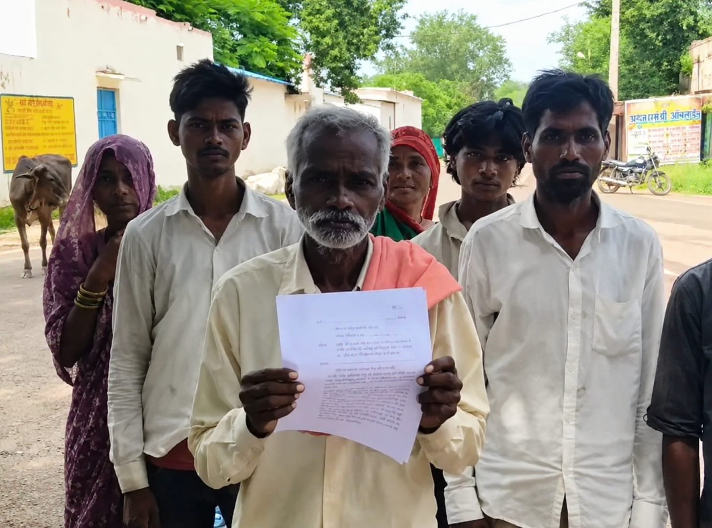 खेत पर काम करने गई आदिवासी महिला की मौत, पति ने लगाया हत्या का आरोप, पोस्टमार्टम रिपोर्ट से खुलेगा राज