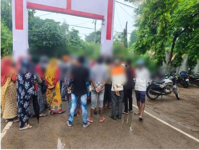 टीकमगढ़ में नाबालिग से दुष्कर्म का आरोप, समझौते के लिए 5 लाख की पेशकश का दावा