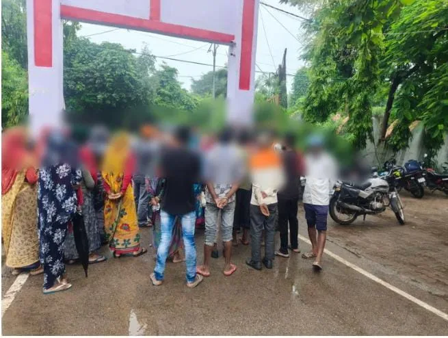 टीकमगढ़ में नाबालिग से दुष्कर्म का आरोप, समझौते के लिए 5 लाख की पेशकश का दावा