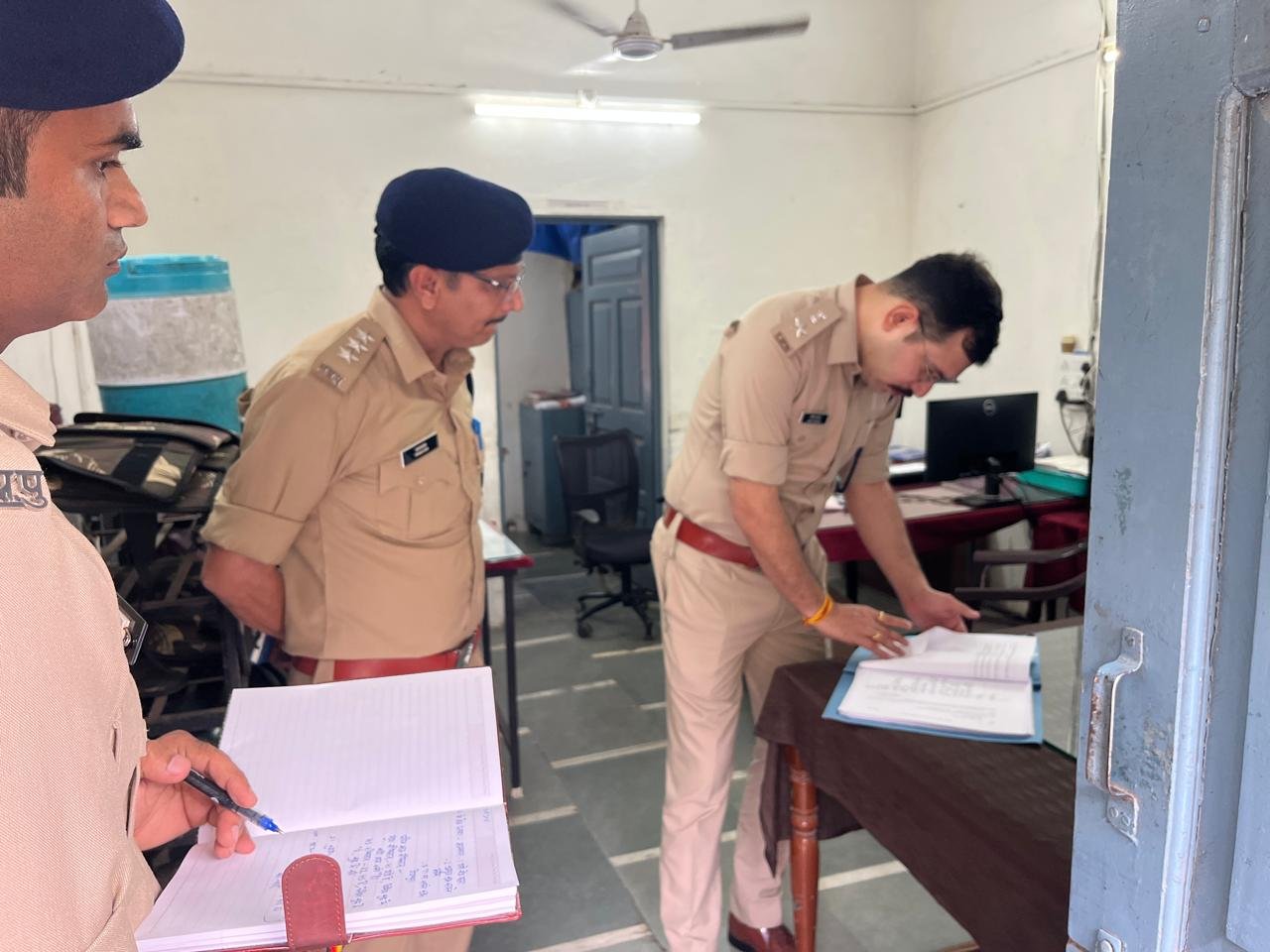 एसपी अमित कुमार का औद्योगिक क्षेत्र जावरा थाने का औचक निरीक्षण, लंबित मामलों के जल्द निपटारे के निर्देश