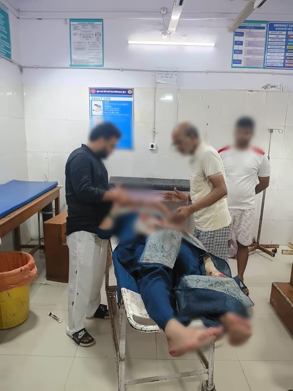 मुरैना में बाइक और ई-रिक्शा की जोरदार भिड़ंत, महिला गंभीर घायल; डायल-112 ने समय पर पहुंचाया अस्पताल