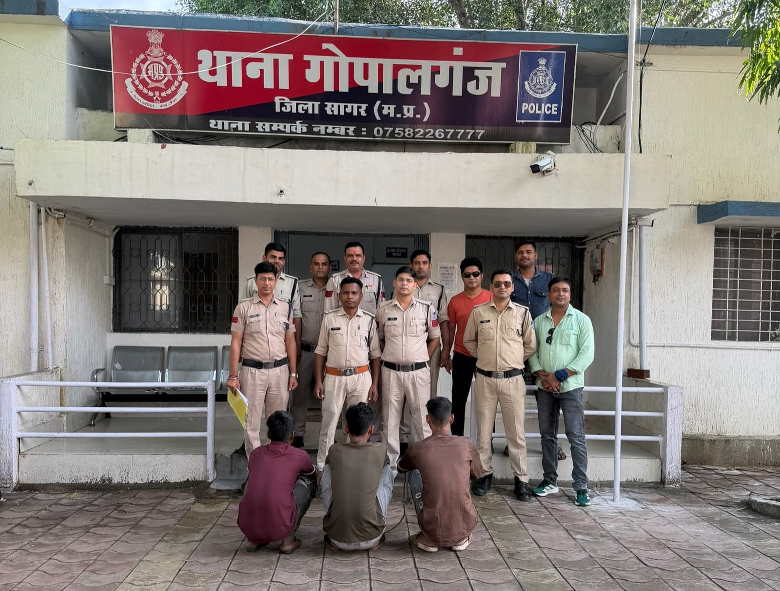 सागर में 24 घंटे में चोरी की दो वारदातों का खुलासा, 4 चोर और चोरी का माल खरीदने वाले 2 कबाड़ी गिरफ्तार