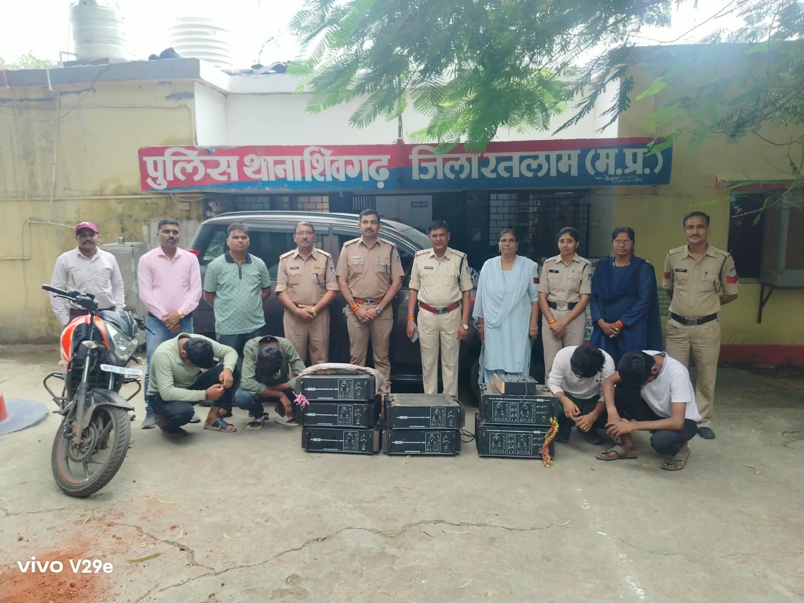 रतलाम में डीजे मशीन चोरी का 24 घंटे में खुलासा, चार आरोपी गिरफ्तार, 13 लाख का माल बरामद