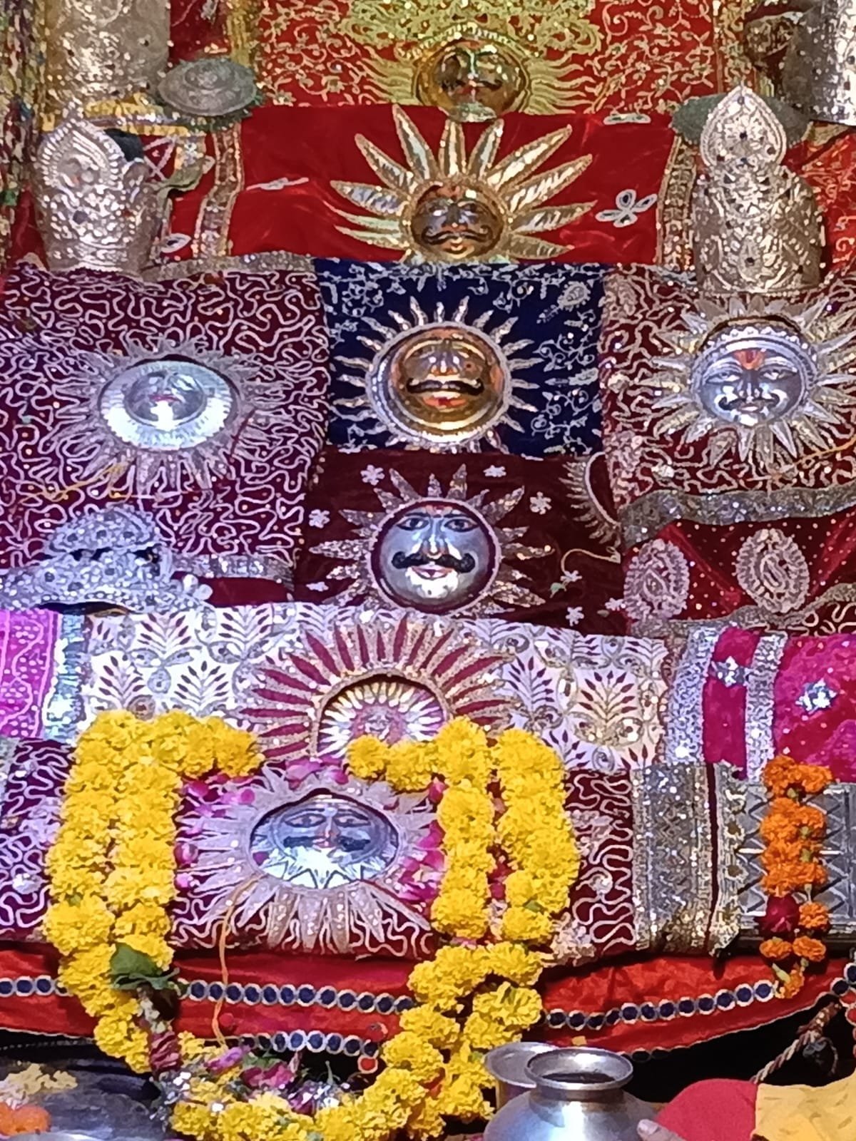 रक्षाबंधन पर सजा उनाव बालाजी मंदिर, सूर्य भगवान की मनमोहक झांकी ने मोहा श्रद्धालुओं का मन