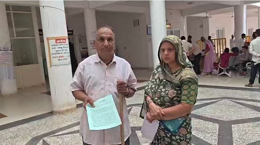 दुकान पर कब्जे का आरोप, बुजुर्ग बोला- न्याय नहीं मिला तो परिवार समेत इच्छा मृत्यु की अनुमति दें
