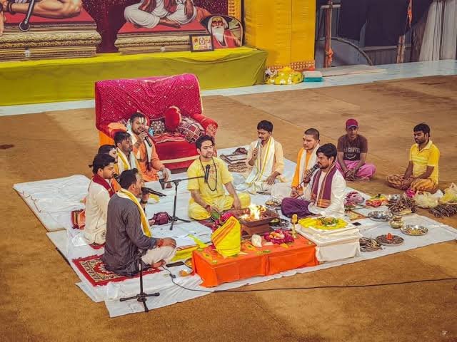 बागेश्वर धाम में आठवां ऑनलाइन हनुमान चालीसा हवन संपन्न, देश-विदेश से लाखों परिवार जुड़े