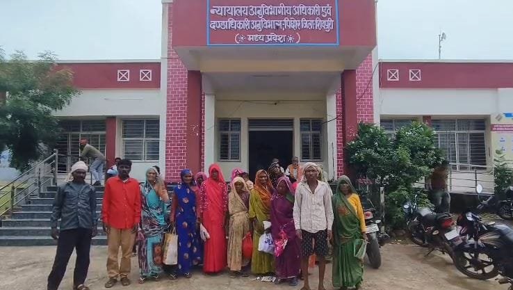 पिछोर के चंदूपहाड़ी में राशन को लेकर बवाल, 4 महीने से गरीबों को अनाज नहीं मिलने का आरोप