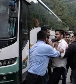 छीमक बस स्टैंड पर पिता और बेटे से मारपीट का वीडियो वायरल, 4 आरोपी गिरफ्तार