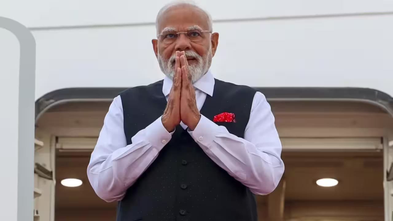 पानी में बहे करोड़ों के ‘आशीर्वाद के दीये’, दिखावे के जश्न में डूबी मोहन सरकार, क्या बुझती उम्मीदों और बेरोजगार युवाओं का दर्द सुनेंगे प्रधानमंत्री?