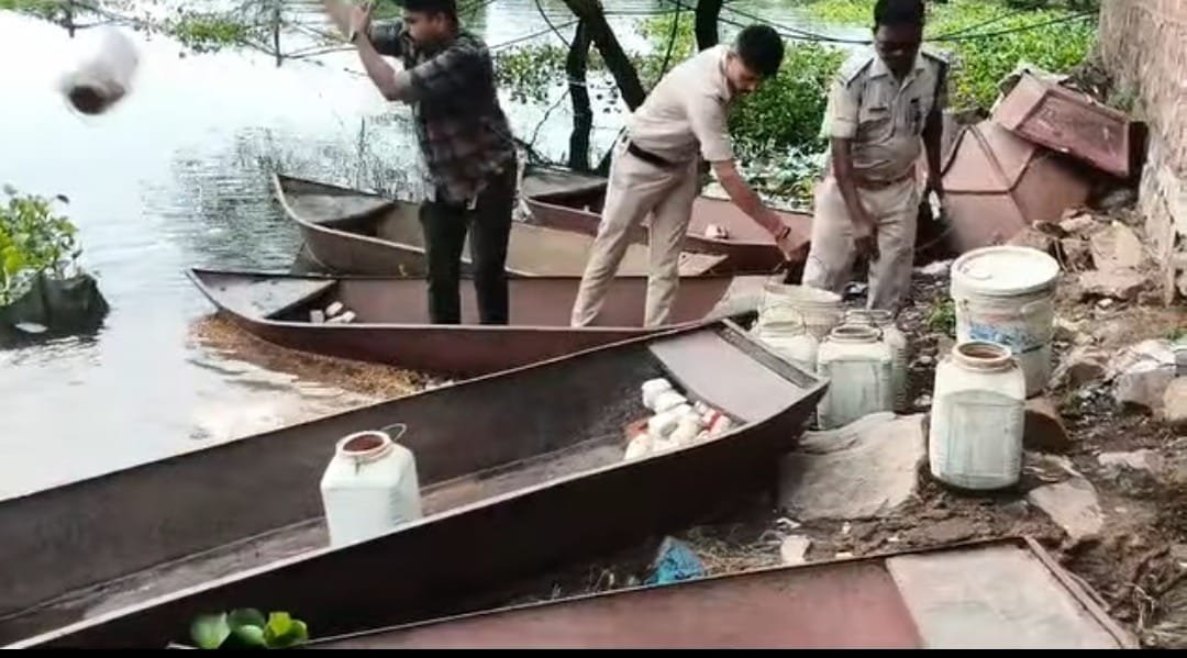 कैलपुरा में अवैध कच्ची शराब पर पुलिस का शिकंजा, महुआ लहान नष्ट