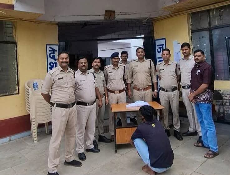 रायश्री रोड पुलिया पर दबिश, 315 बोर का कट्टा और 2 जिंदा राउंड के साथ युवक गिरफ्तार