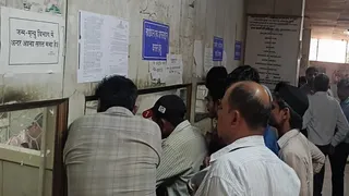 दो साल से अटके जन्म-मृत्यु प्रमाण पत्र के आवेदनों को राहत, पुरानी व्यवस्था से होगा निपटारा