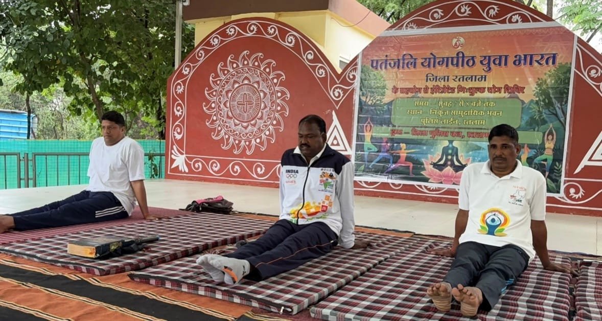 रतलाम पुलिस का तनावमुक्त जीवन की ओर कदम, पुलिस लाइन में रोज होगा योग शिविर
