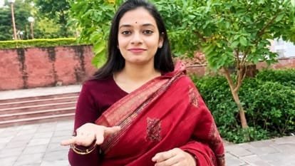 भोपाल में फर्जी IAS तृप्ति पर तीसरी FIR, नौकरी दिलाने के नाम पर 3 लाख लेने का आरोप; म्यूजियम में कराई फर्जी ट्रेनिंग