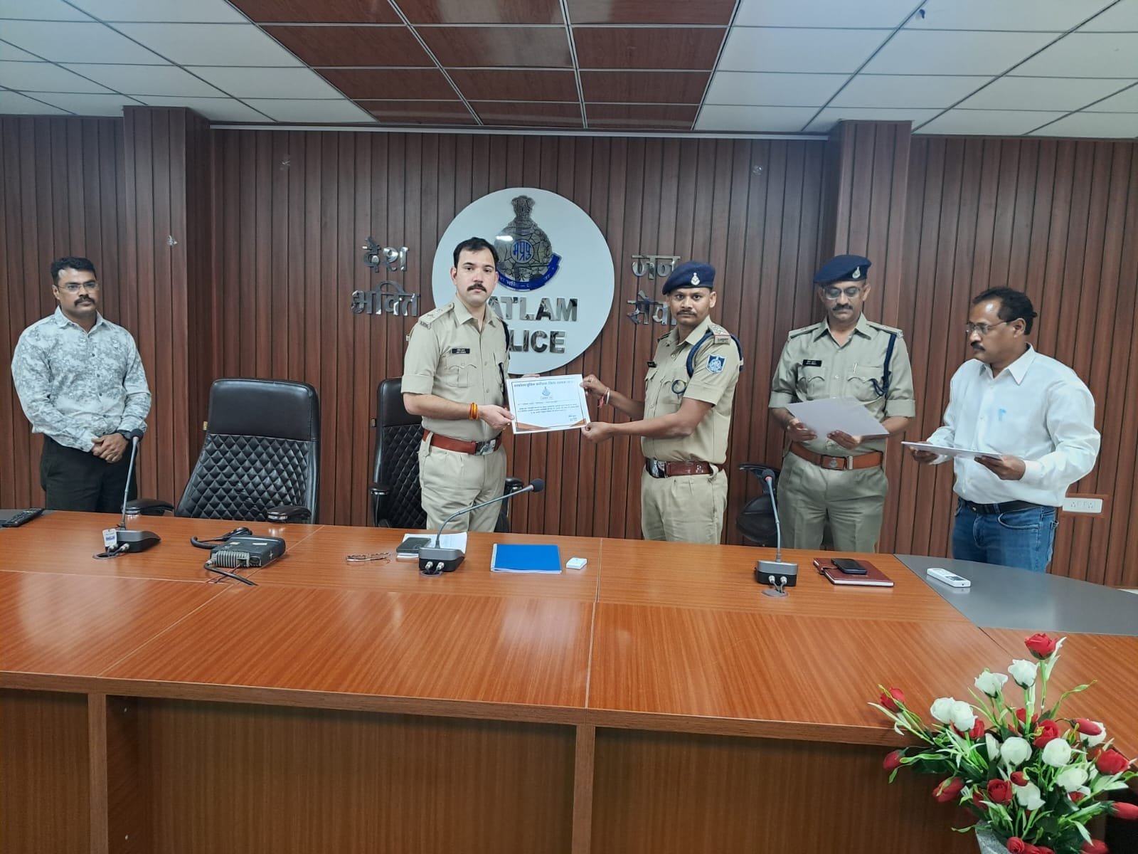 CCTNS रैंकिंग में रतलाम पुलिस का दबदबा, अगस्त में प्रदेश में प्रथम; 48 विवेचक सम्मानित
