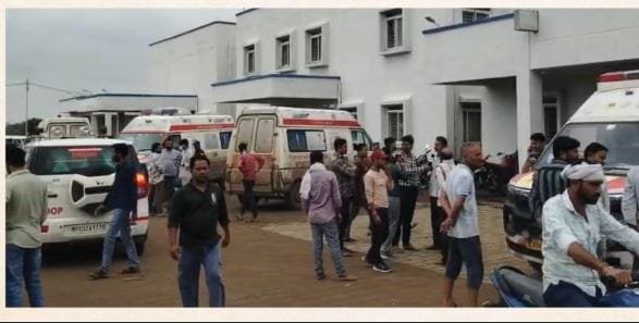 कलेक्टर-एसपी पर कार्रवाई क्यों नहीं, जहरीली शराब कांड के बाद उठे गंभीर सवाल
