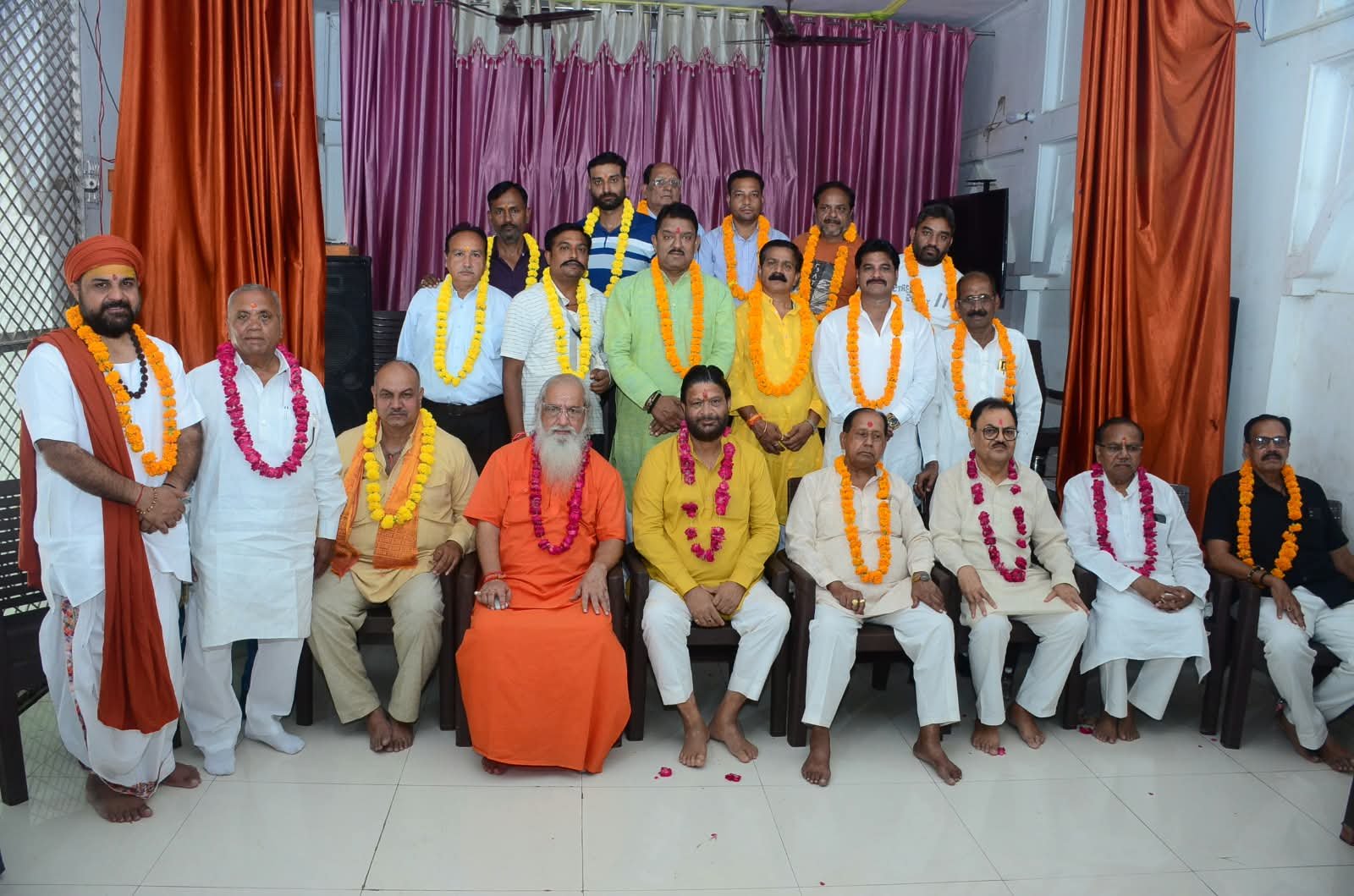 सागर-गढ़ाकोटा रोड पर भीषण हादसा, कार-बाइक की भिड़ंत में 2 की मौत और 3 घायल