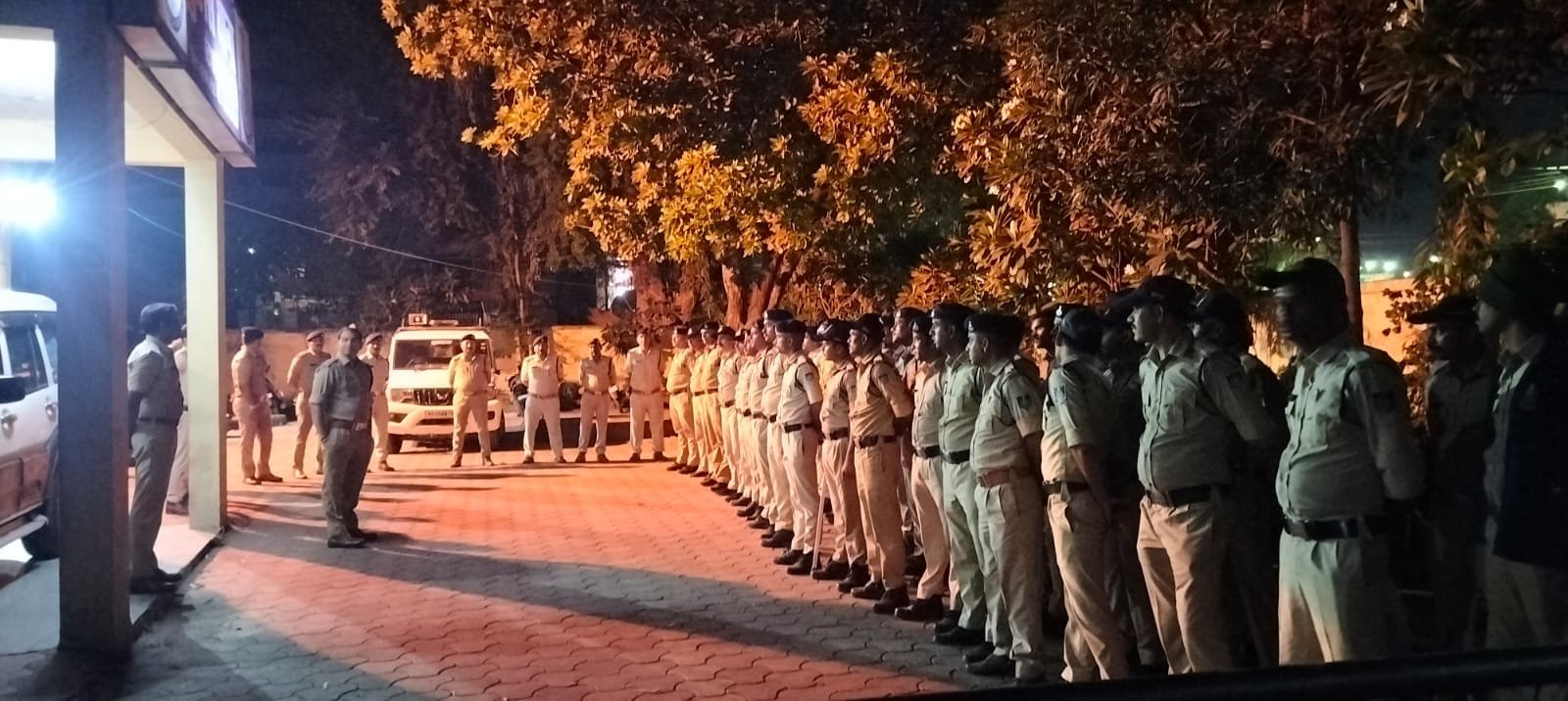 रतलाम पुलिस की कांबिंग गश्त में बड़ी कार्रवाई, 39 स्थायी और 75 गिरफ्तारी वारंट तामील