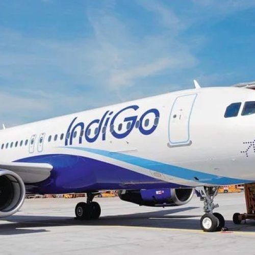 Flight Chaos in India: IndiGo की 400 से ज्यादा उड़ानें रद्द, Passengers बोले- कोई अपडेट नहीं मिला