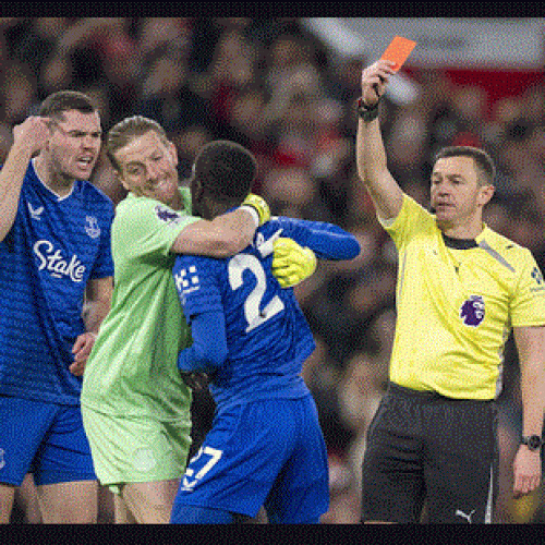 Premier League ड्रामा: Gueye ने साथी खिलाड़ी को थप्पड़ मारा, फिर भी 10 खिलाड़ी लेकर Everton ने दिलाई बड़ी जीत!