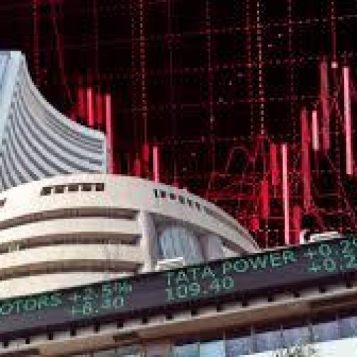 Market Close: Sensex Drops 245 pts, Nifty Dips Under 25,700 — TCS & Maruti Slide 2%