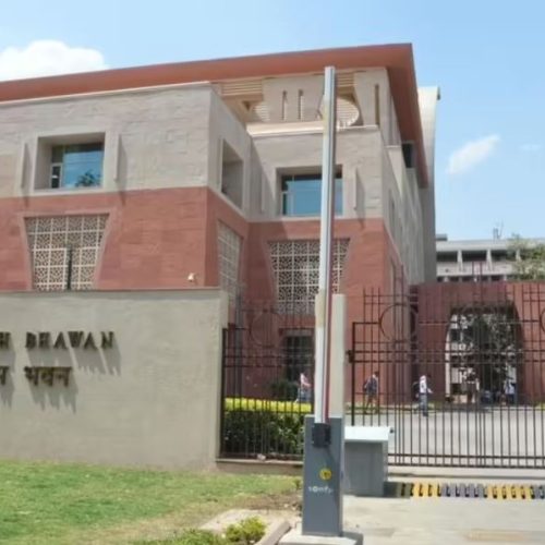 सचिवालय की चौखट पर दम तोड़ते स्टार्टअप: वल्लभ भवन के ‘पावरफुल’ IAS अफसरों को भाते हैं सिर्फ बड़े उद्योगपति?