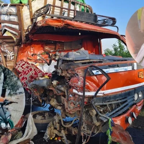 MP सड़क हादसा: खरगोन में ट्रक और पिकअप की भीषण टक्कर, दोनों ड्राइवरों की मौके पर मौत